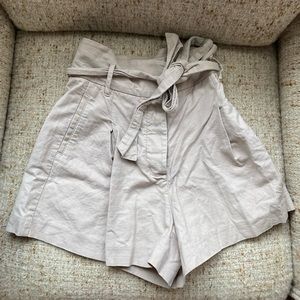 Aritzia Wilfred Beige Linen Shorts, lightly worn, size 00